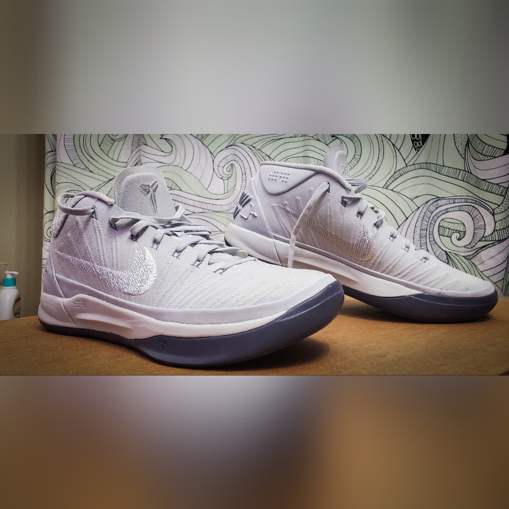 NEW Nike Kobe AD Mid "Pure Platinum" White Size 10 Without Tags